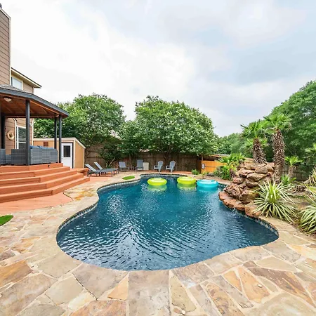 Pool, Games & Bbq Luxury Texas Home